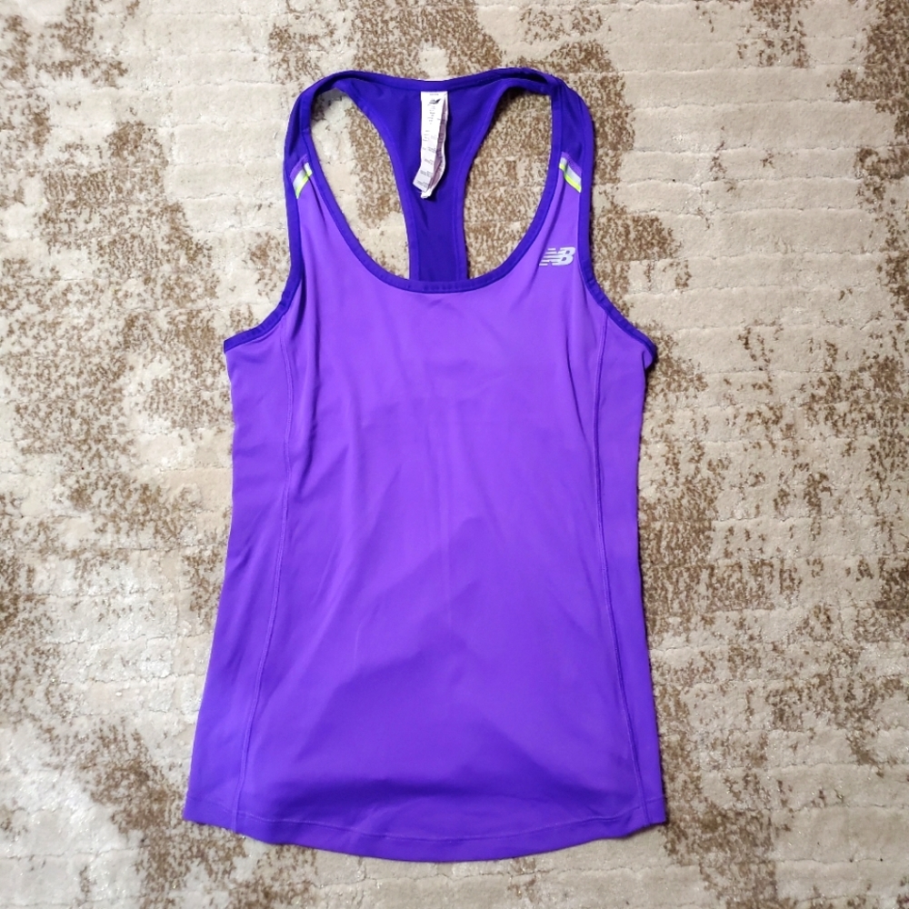 🍒2/$22 New Balance Vibrant Athletic Top